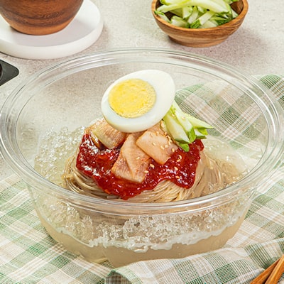 Bibim naeng meyon (korea spicy cold noodle)